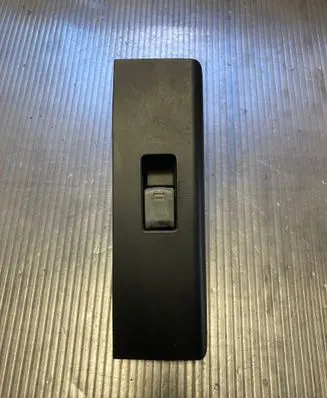 Nissan Pathfinder R51 Electric window control switch 25411EA003 0125