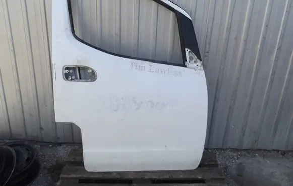 Nissan NV200 Front door