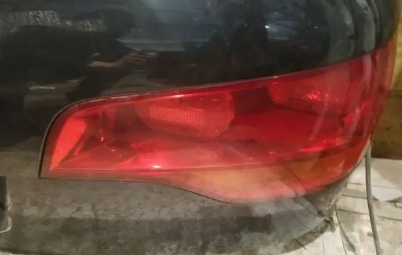 Audi Q7 4L Tailgate rear/tail lights 