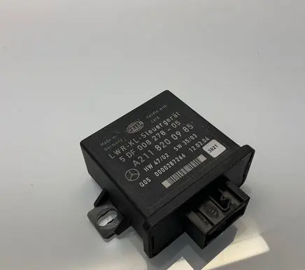 Mercedes-Benz E W211 Light module LCM A2118200985 5DF00827805 0000287266