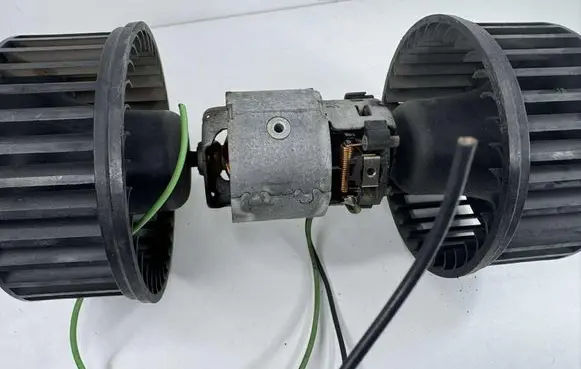 Chrysler Pacifica Heater fan/blower 790843M 790842V