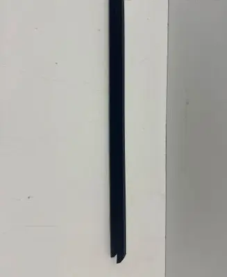 BMW 5 G30 G31 G38 Front door glass trim molding 7336959