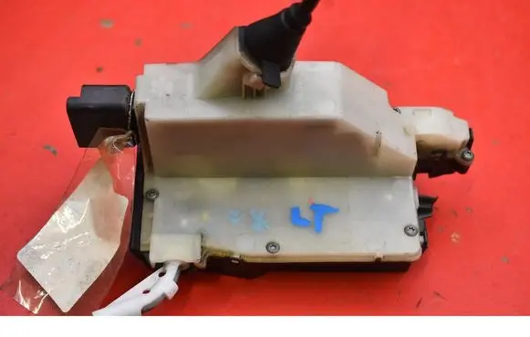 Citroen C4 II Rear door lock 9685351980