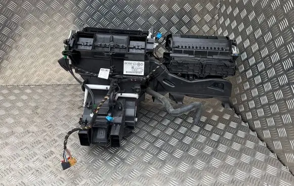 Volkswagen PASSAT B8 Interior heater climate box assembly housing 3Q1820005AE 3Q1971566A