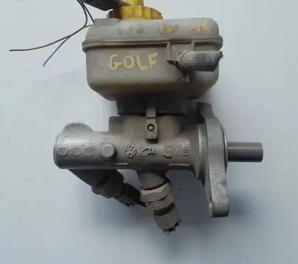 Volkswagen Golf IV Master brake cylinder L481402