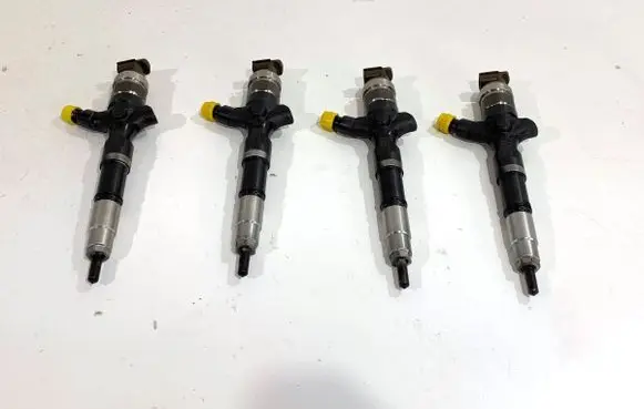 Toyota Land Cruiser (FJ75) Fuel injectors set 2367030280