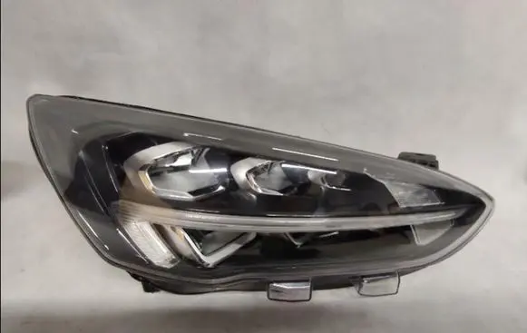 Ford Focus Headlight/headlamp JX7B13E014CE