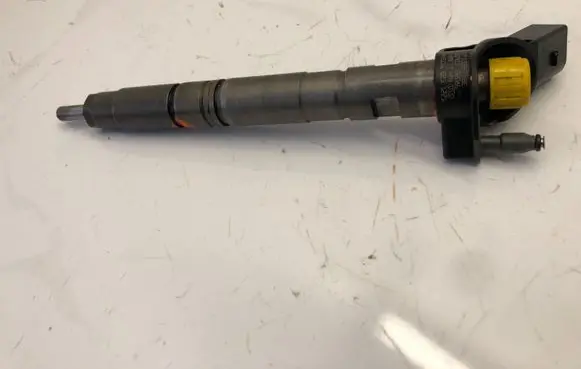 Audi A5 8T 8F Fuel injector 059130227BE
