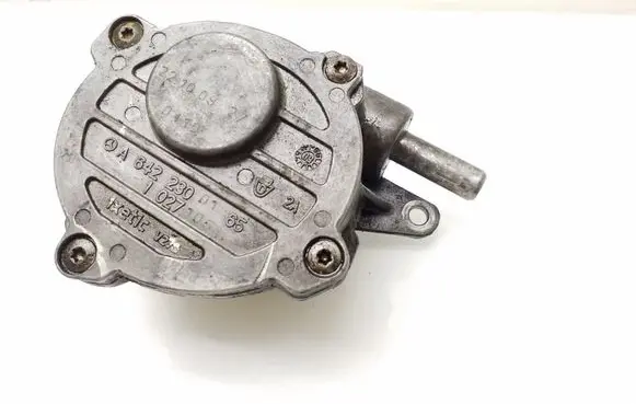 Mercedes-Benz E W211 Vacuum pump A6422300165