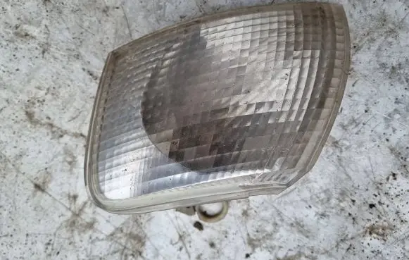 Volkswagen PASSAT B4 Front indicator light