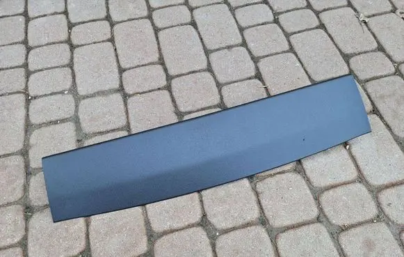 Opel Mokka B Tailgate trim 9835351380