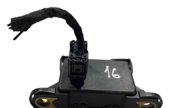 BMW 3 E46 ESP acceleration yaw rate sensor 6762769 10170103253 SC300C020121