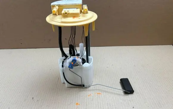 Opel Combo E In-tank fuel pump 9809359380
