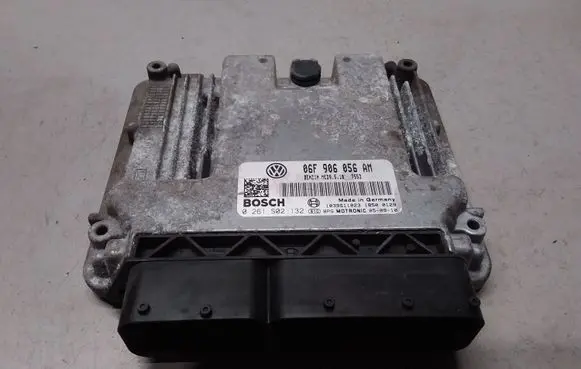 Volkswagen PASSAT B6 Engine control unit/module 06F906056AM 0261S02132