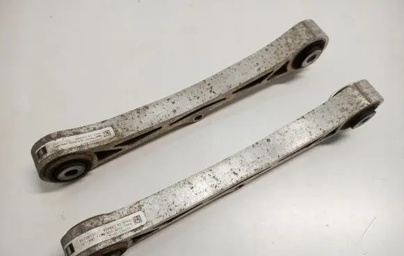 Tesla Model S Rear control arm 1043963-00-C