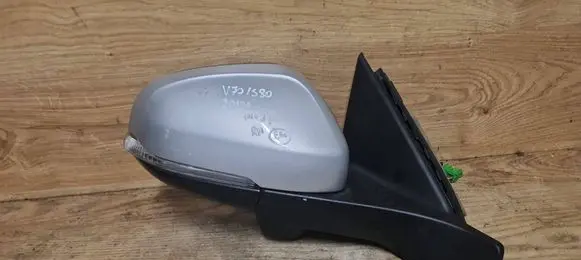 Volvo V70 Front door electric wing mirror