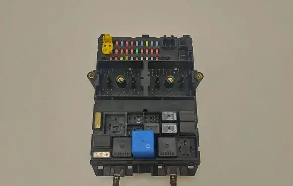 Jeep Grand Cherokee (WJ) Fuse module P56050231AG 56050231AG