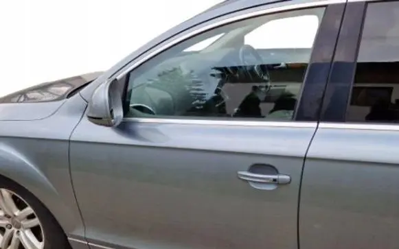 Audi Q7 4L Front door