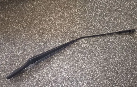 Volvo V50 Front wiper blade arm 30698250