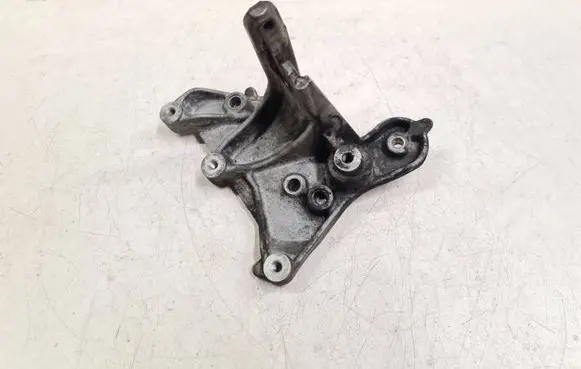 Ford Focus C-MAX Engine mounting bracket 9648584680