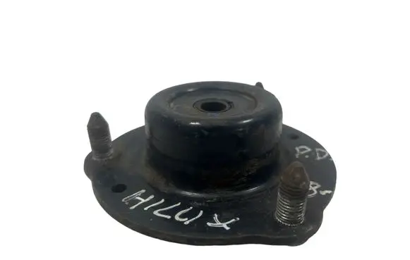 Toyota Hilux (AN10, AN20, AN30) Front upper strut mount 
