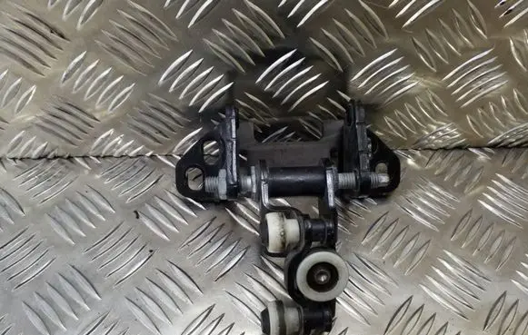 Mercedes-Benz Sprinter W906 Sliding door middle roller runner A9067600247