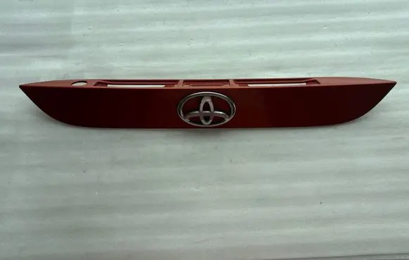 Toyota GT 86 Trunk door license plate light bar C10010069 91112CA000