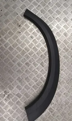 Rear fender molding trim