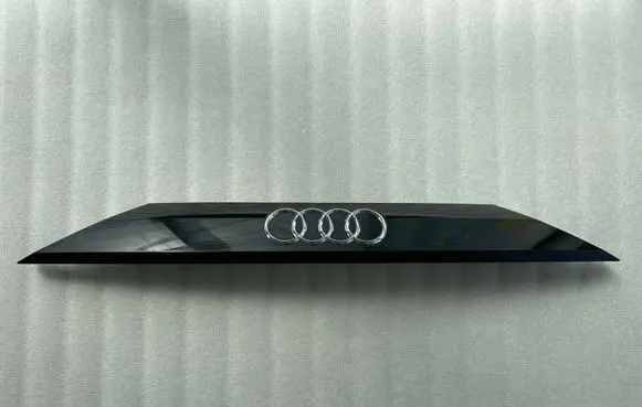 Audi Q8 Rear light center trim bar blend 4M8853236 4M8853927 4M8853236B