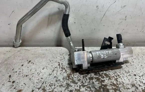 Toyota bZ4X Air conditioning (A/C) expansion valve 4432501140