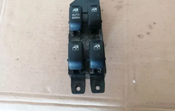 Hyundai Santa Fe Electric window control switch 9357026000