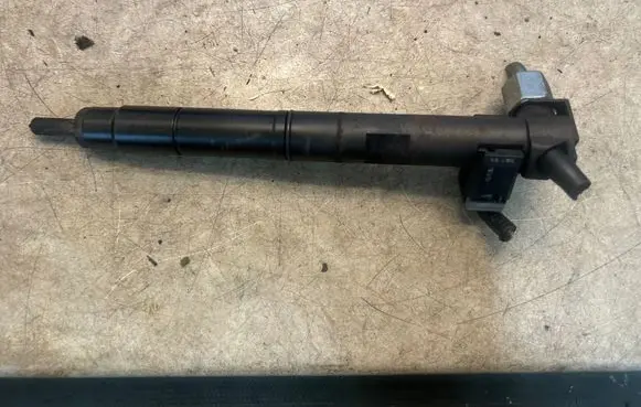 Hyundai i20 (PB PBT) Fuel injector 338002A780 EMBR00203D