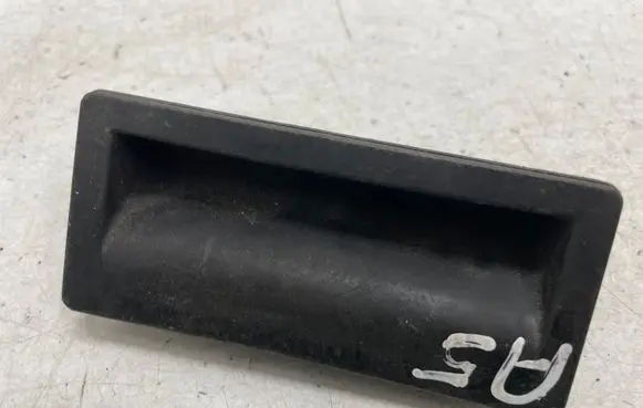 Audi S5 Tailgate opening switch 5N0827566B