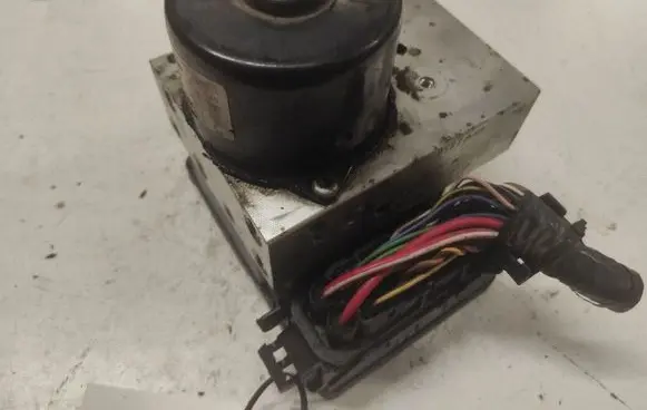 Volvo S60 ABS Pump P08671225 124622 10020403674