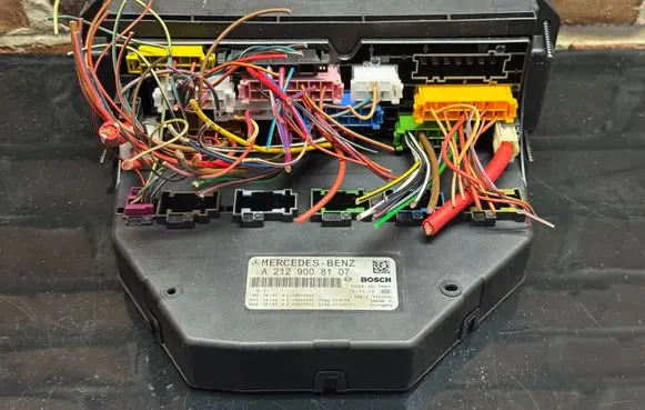 Mercedes-Benz C W204 Fuse box set A2129008107 A2129015900 A2129020603