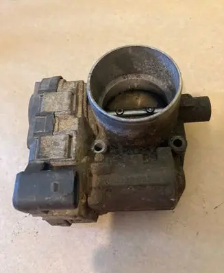 Volkswagen Golf IV Throttle valve 03C133062A