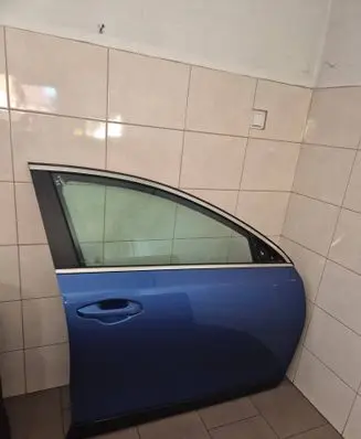 KIA Xceed Front door 