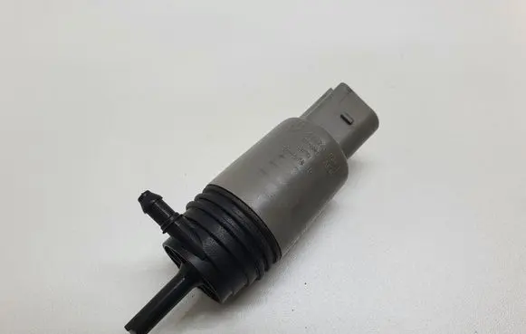 BMW 5 E60 E61 Windscreen/windshield washer pump 6934159 67126934159