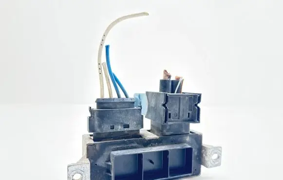 Renault Scenic III - Grand scenic III Glow plug pre-heat relay 8200558438A