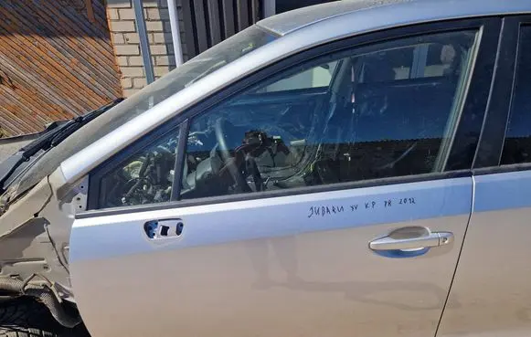 Subaru XV I Front door