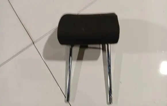 Volkswagen Cross Polo Front seat headrest