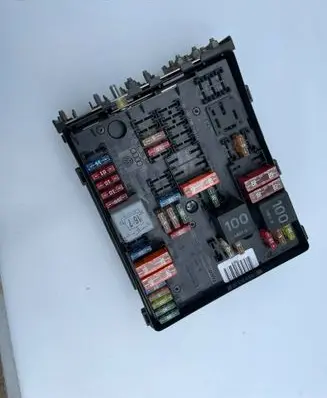 Audi A3 S3 8P Fuse module 1K0937124P