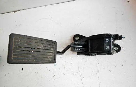 Honda CR-V Accelerator throttle pedal JM14B 31305K15