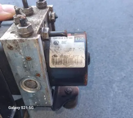 Volkswagen Caddy ABS Pump 1K0907379AF
