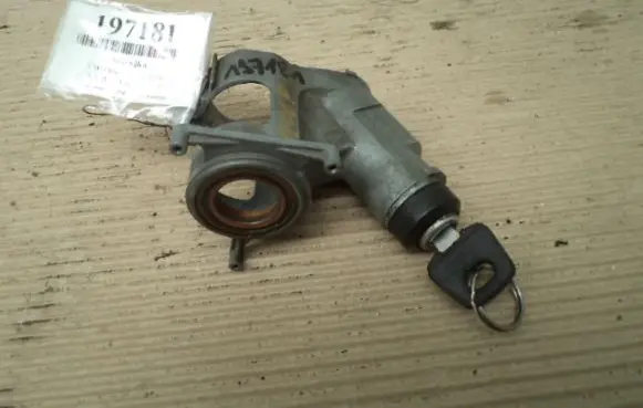 Volkswagen Golf I Ignition lock