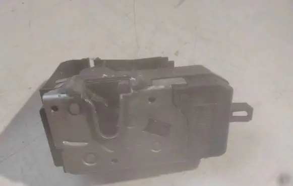 Opel Signum Front door lock 13157762
