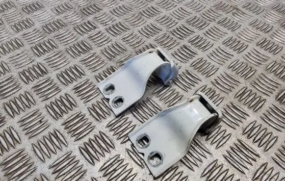 Ford Focus Tailgate/trunk/boot hinge C808A