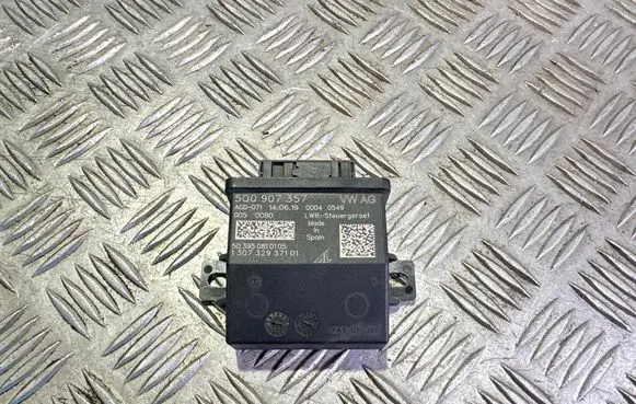 Volkswagen PASSAT B8 Light module LCM 5Q0907357