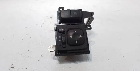 Mitsubishi Pajero Wing mirror switch 183569