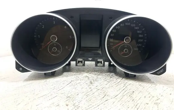 Volkswagen Golf VI Speedometer (instrument cluster) 5K0920870G 1005010282